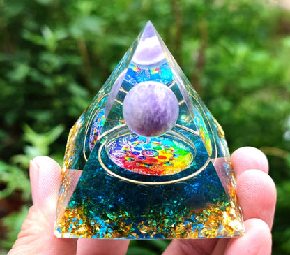 73 Styles Crystal Ball Pyramid Crystal Shard Resin Pyramid Home Décor Craft Piece ( 1 )