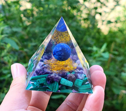 73 Styles Crystal Ball Pyramid Crystal Shard Resin Pyramid Home Décor Craft Piece ( 2 )