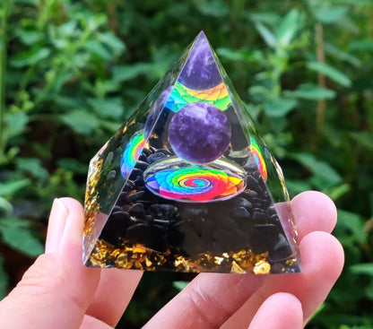 73 Styles Crystal Ball Pyramid Crystal Shard Resin Pyramid Home Décor Craft Piece ( 1 )