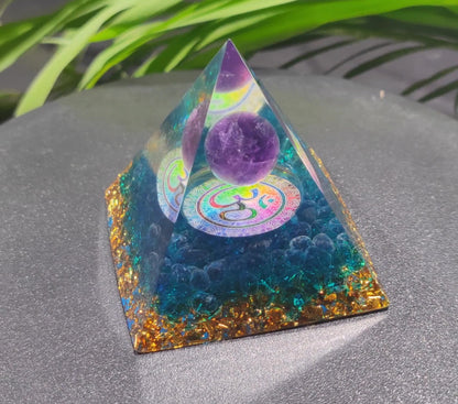 73 Styles Crystal Ball Pyramid Crystal Shard Resin Pyramid Home Décor Craft Piece ( 2 )