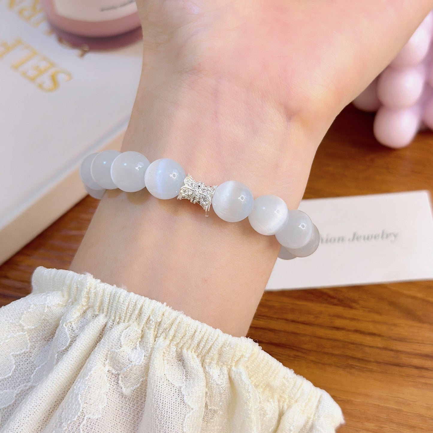 New Ice-Grade Cat's Eye Stone Bracelet for Women