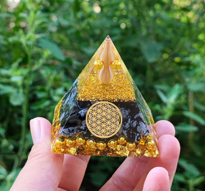 Crystal Ball Stone Pyramid Resin Home Decor Ornament