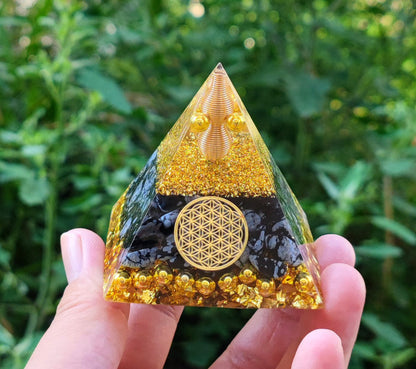 Crystal Ball Stone Pyramid Resin Home Decor Ornament