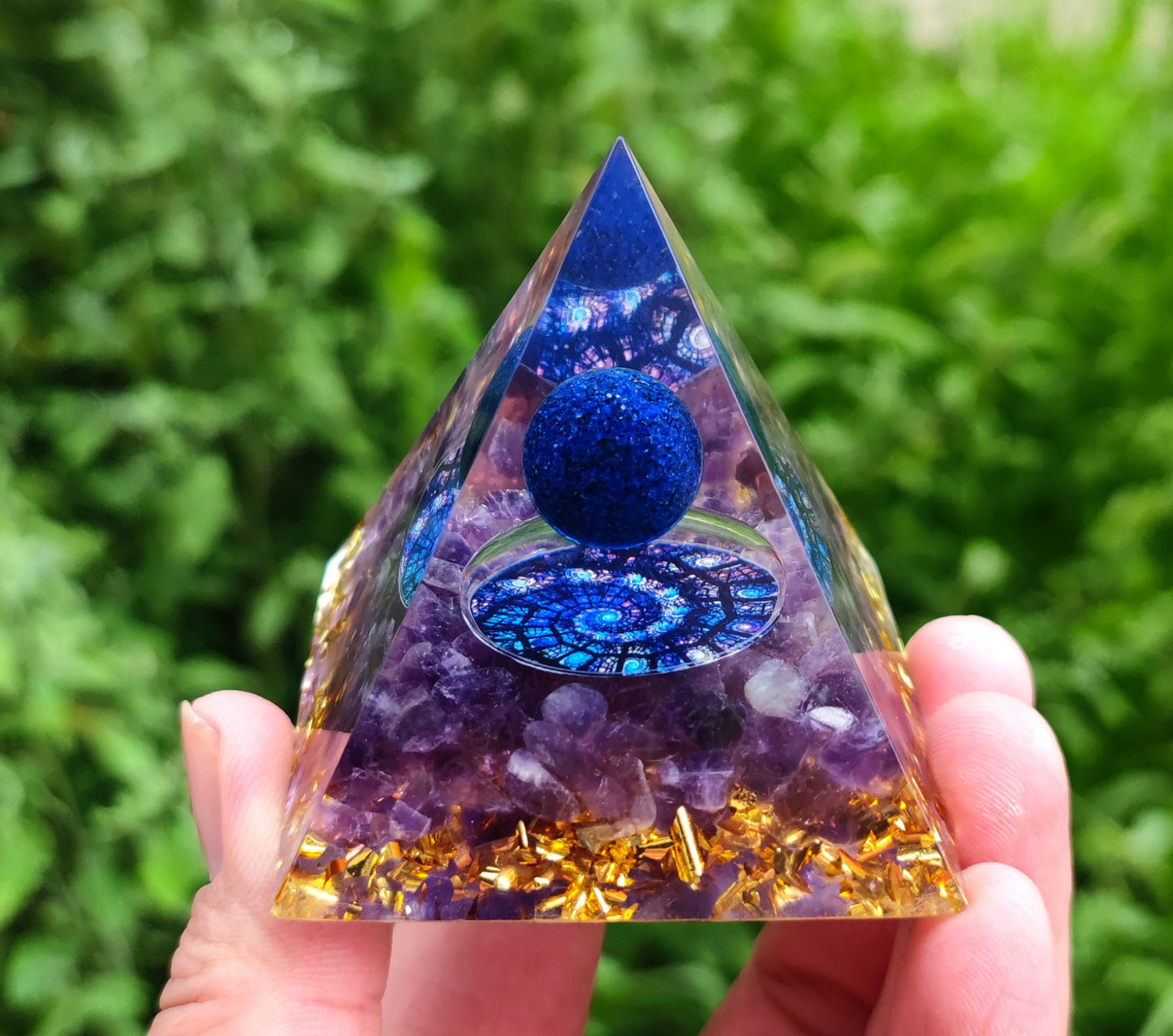 73 Styles Crystal Ball Pyramid Crystal Shard Resin Pyramid Home Décor Craft Piece ( 1 )