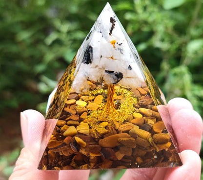 Crystal Ball Stone Pyramid Resin Home Decor Ornament