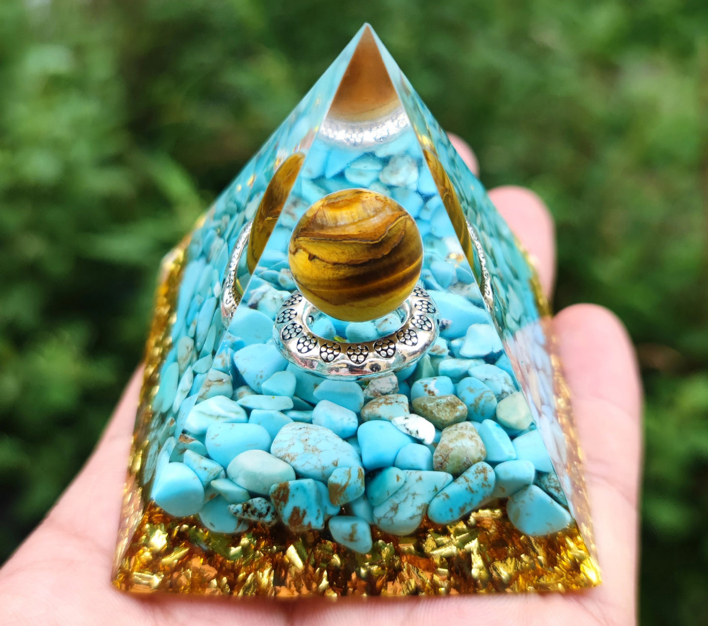 73 Styles Crystal Ball Pyramid Crystal Shard Resin Pyramid Home Décor Craft Piece ( 2 )