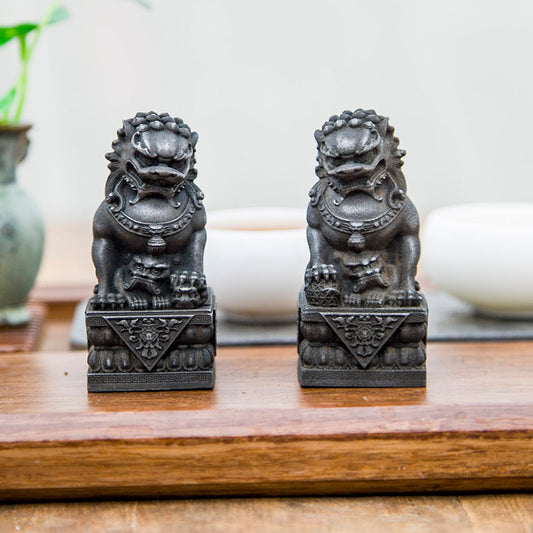 Mini Chinese-Style Rust-Iron Stone Lion Creative Desktop Ornament for Office Decor