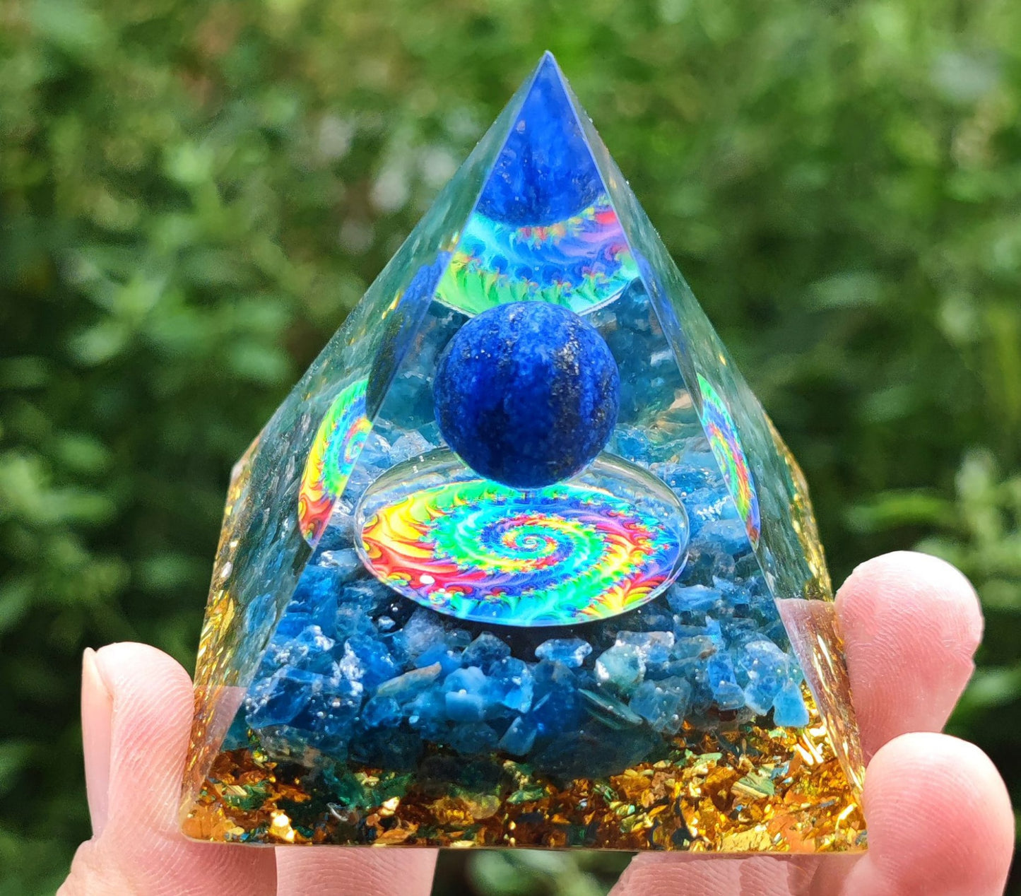 73 Styles Crystal Ball Pyramid Crystal Shard Resin Pyramid Home Décor Craft Piece ( 1 )