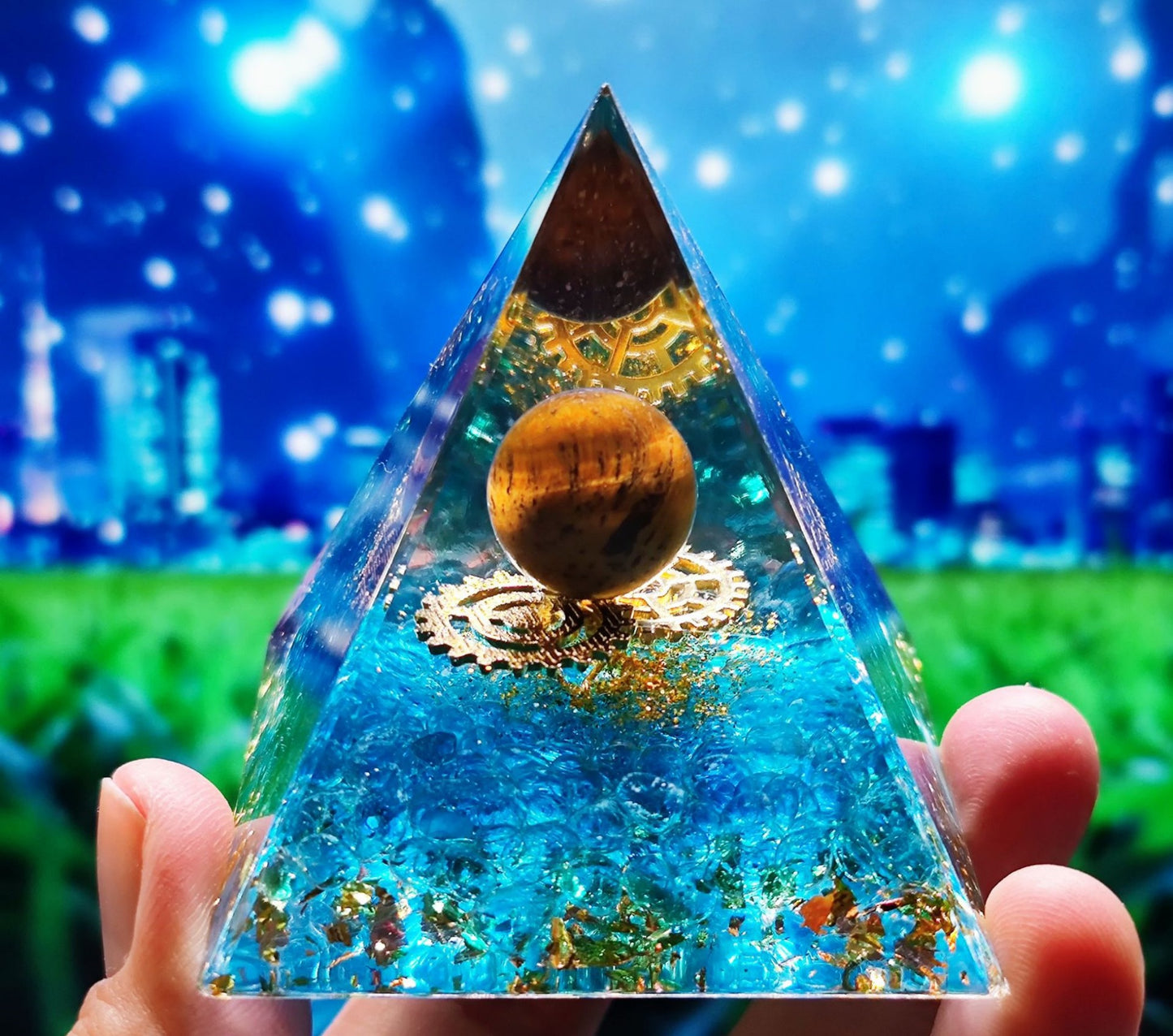 73 Styles Crystal Ball Pyramid Crystal Shard Resin Pyramid Home Décor Craft Piece ( 2 )