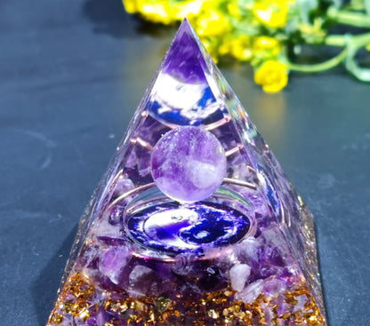 73 Styles Crystal Ball Pyramid Crystal Shard Resin Pyramid Home Décor Craft Piece ( 1 )