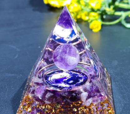 73 Styles Crystal Ball Pyramid Crystal Shard Resin Pyramid Home Décor Craft Piece ( 2 )