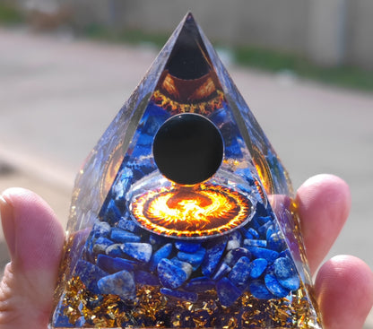 73 Styles Crystal Ball Pyramid Crystal Shard Resin Pyramid Home Décor Craft Piece ( 1 )