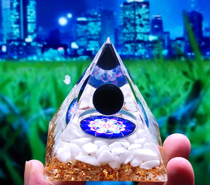 73 Styles Crystal Ball Pyramid Crystal Shard Resin Pyramid Home Décor Craft Piece ( 2 )