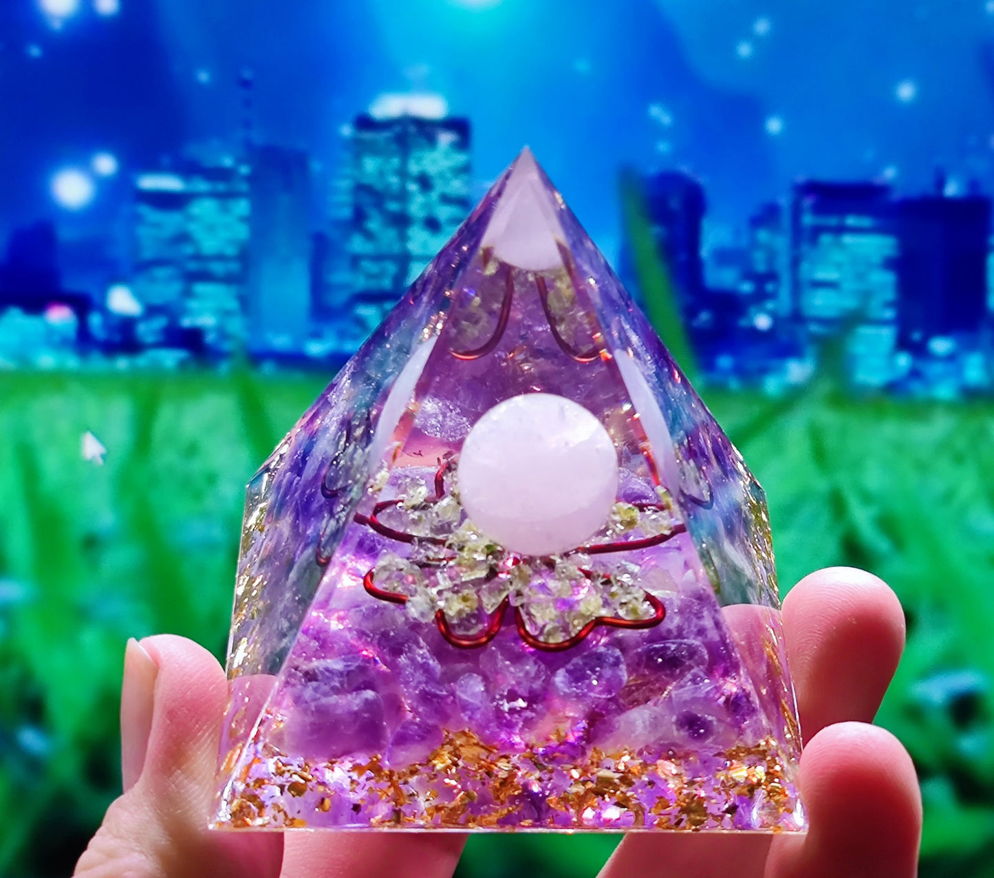 73 Styles Crystal Ball Pyramid Crystal Shard Resin Pyramid Home Décor Craft Piece ( 2 )