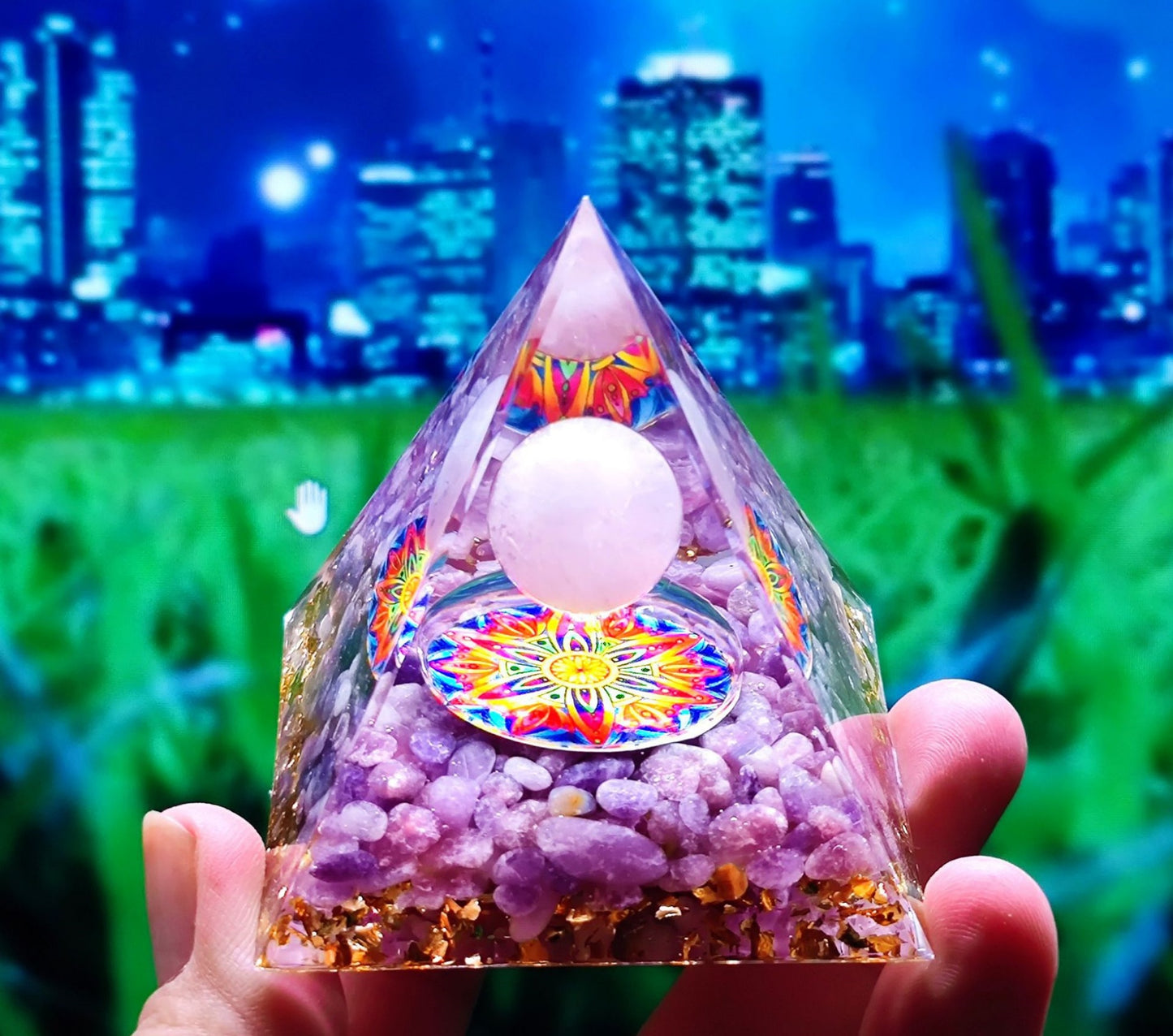 73 Styles Crystal Ball Pyramid Crystal Shard Resin Pyramid Home Décor Craft Piece ( 2 )