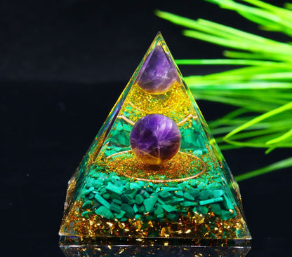 73 Styles Crystal Ball Pyramid Crystal Shard Resin Pyramid Home Décor Craft Piece ( 1 )