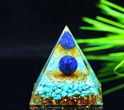 73 Styles Crystal Ball Pyramid Crystal Shard Resin Pyramid Home Décor Craft Piece ( 1 )